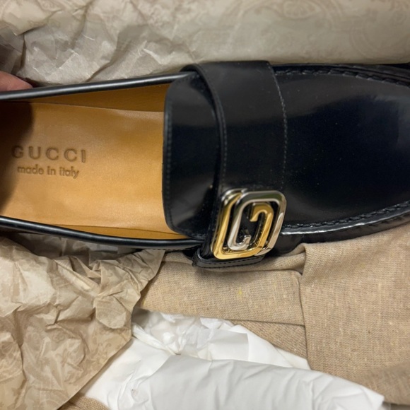 Gucci men’s shoes, size 8.5
Never worn, brand new, still in box. - Picture 2 of 6